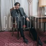 13-10-1976 Brian Ferry at the Amstel Hotel, Amsterdam The Netherlands.

[keywords]Posed, Full Length, Eyecontact, Singer[/keywords]